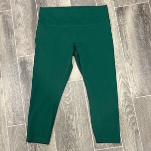 Lululemon Fast & Free Size 14 Crop Green Leggings